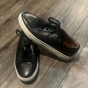 Classic Black Leather Men's Sneakers